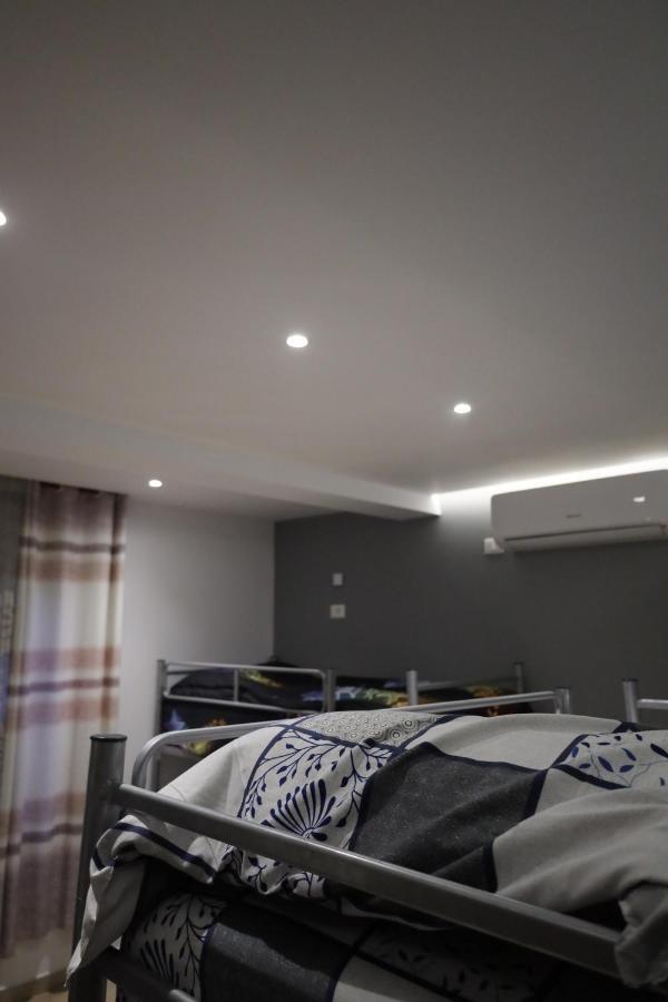 Sonche Hostel Tirana Extérieur photo