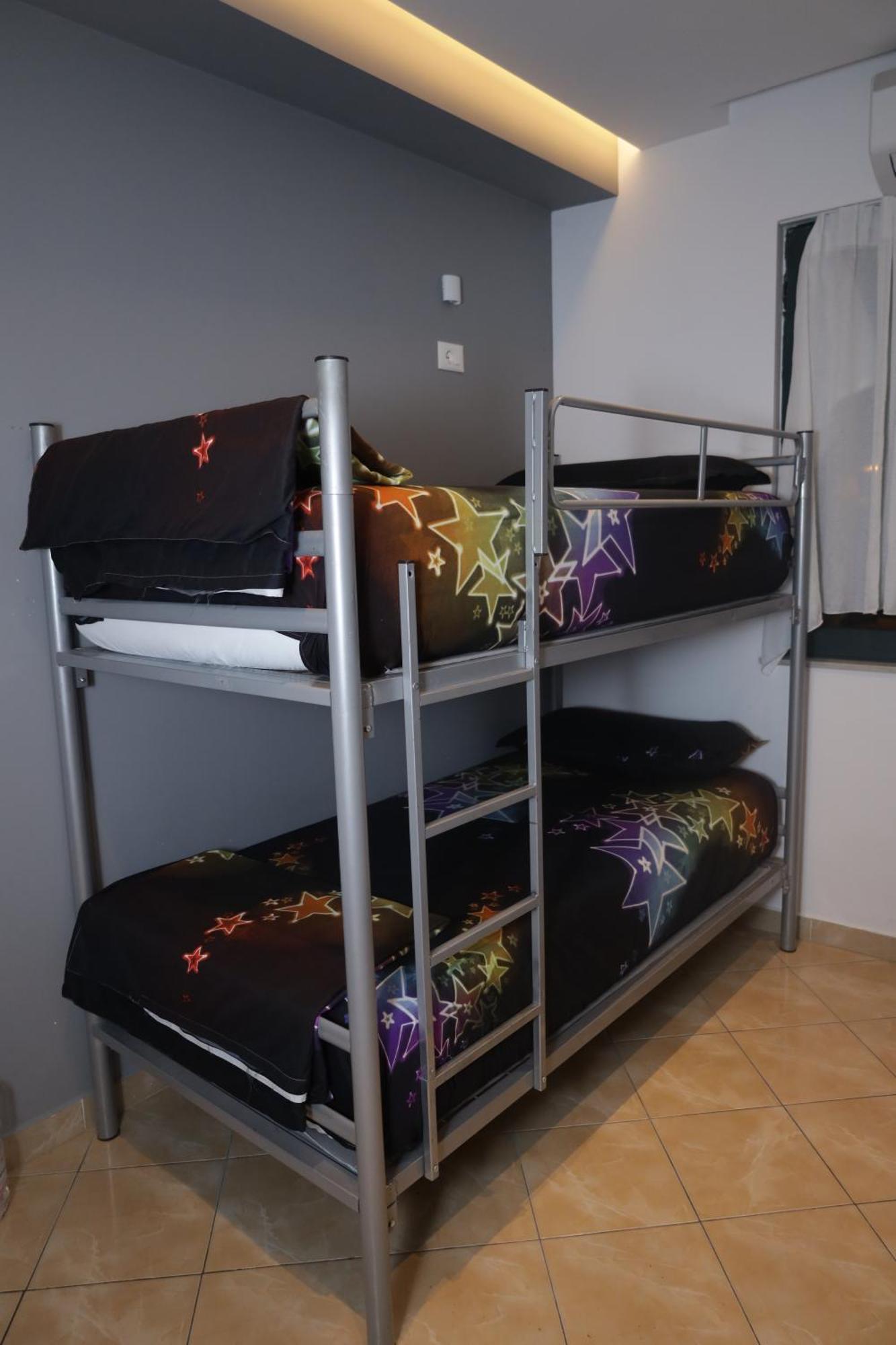 Sonche Hostel Tirana Extérieur photo